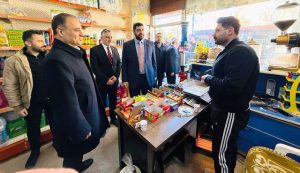 Adak ve Uncu, ilçelerde vatandaşlarla buluştu