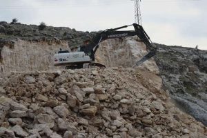 Mardin Büyükşehir Belediyesi yeni yol çalışmasına başladı