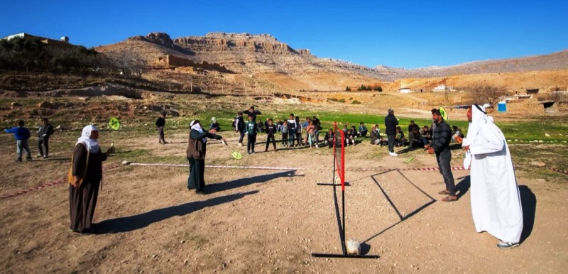 Mardin’de şalvarlı ve fistanlı badminton maçı