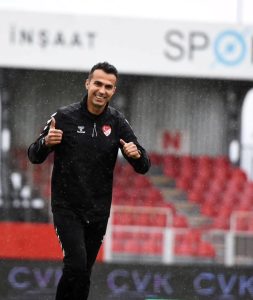 Mardinli Hakem Dursun’a Hak Mahrumiyeti Cezası