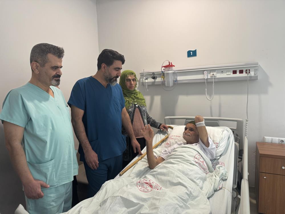 HOLEP Yönetemi prostat ameliyatı başarıyla gerçekleştirildi