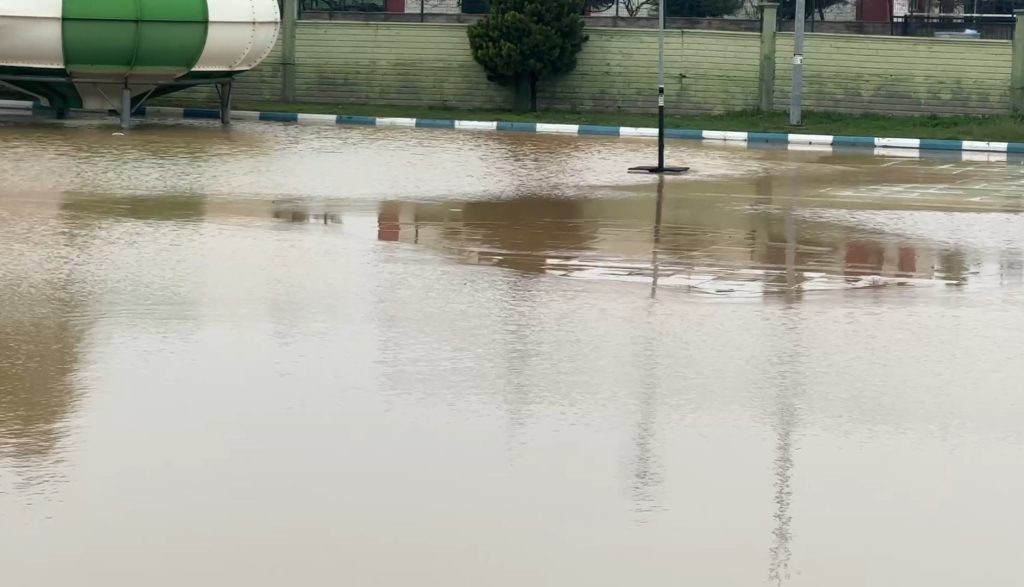 Şanlıurfa Kırsalında Sel Hayatı Felç Etti