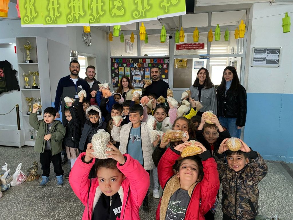 Minik Öğrencilerden “Bir Avuç İyilik” Projesi