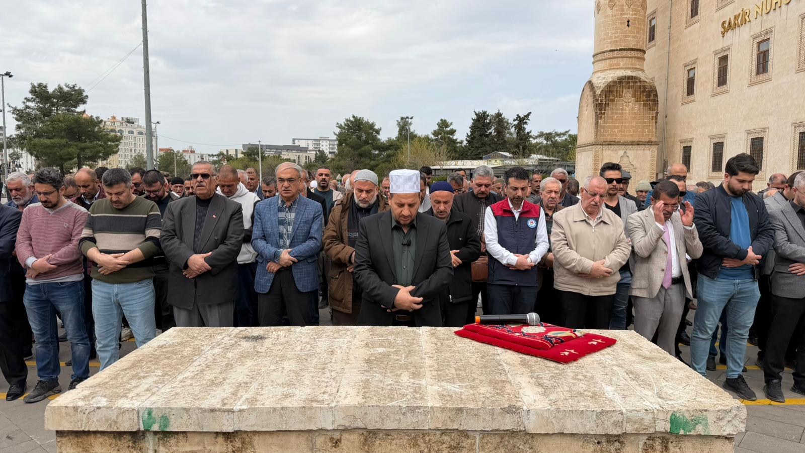 Mardin’de Şehit Öğretmen ve Öğrenciler İçin Gıyabi Cenaze Namazı