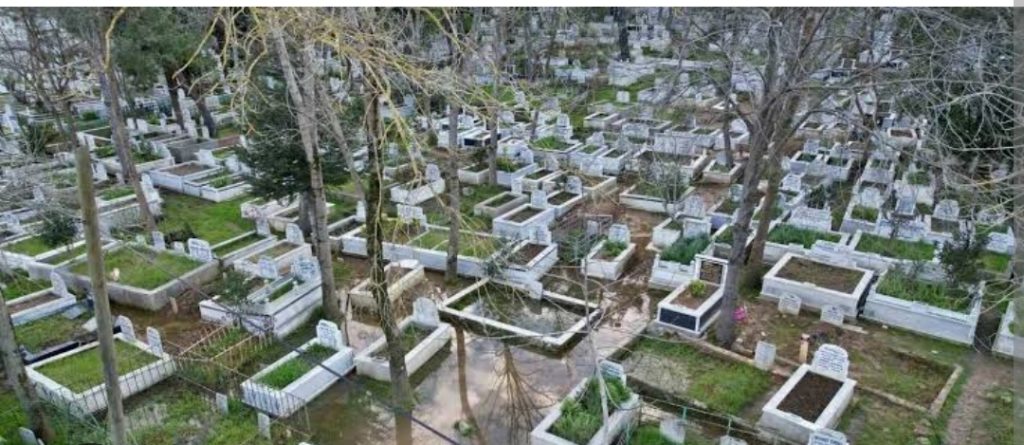 Mezara Girmek Bile Servet