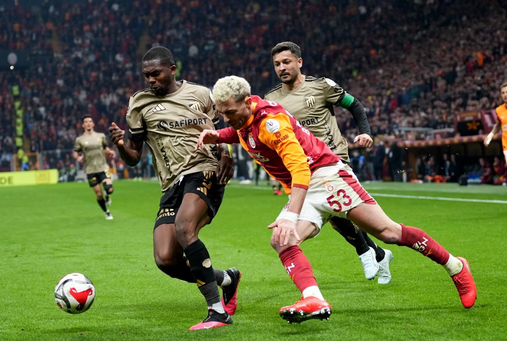 Zirve karıştı! Galatasaray’a Evinde Ağır Darbe