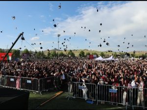 Artuklu Üniversitesi’nde Mezuniyet Coşkusu
