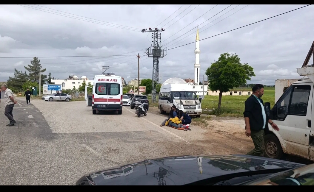 Midyat’ta Otomobil İle Motosiklet Çarpıştı
