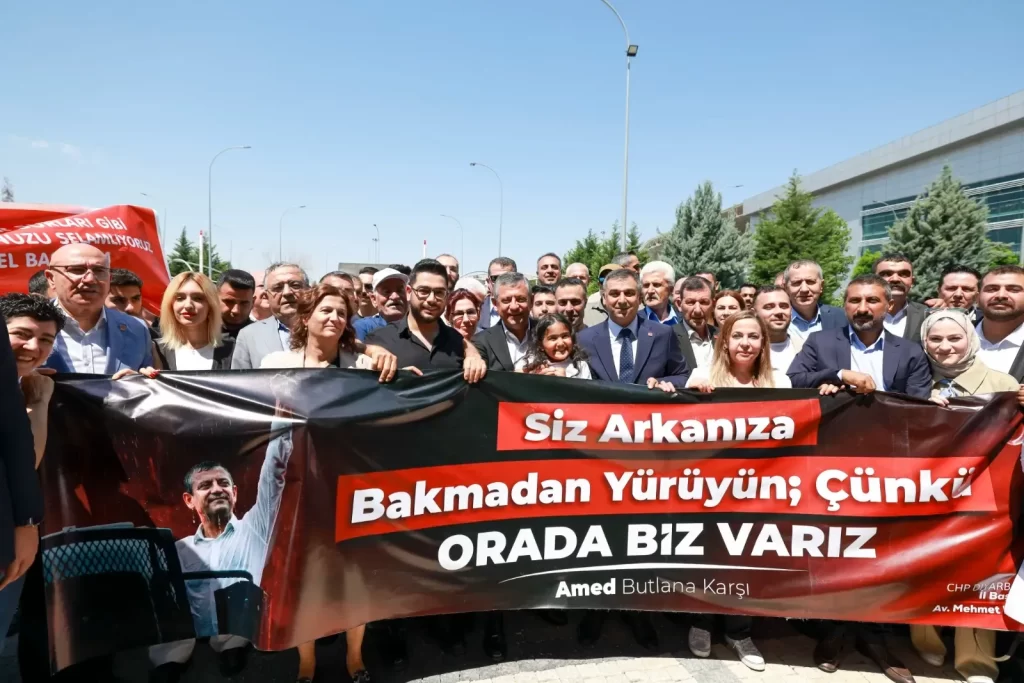 Özgür Özel Diyarbakır’a Demirtaş’ın Selamı İle Geldi